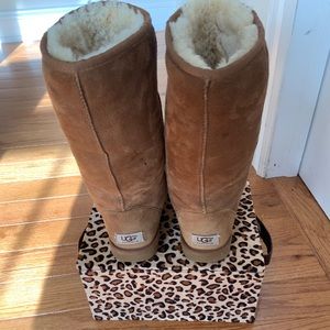 UGG tall boots - size 8 - camel color